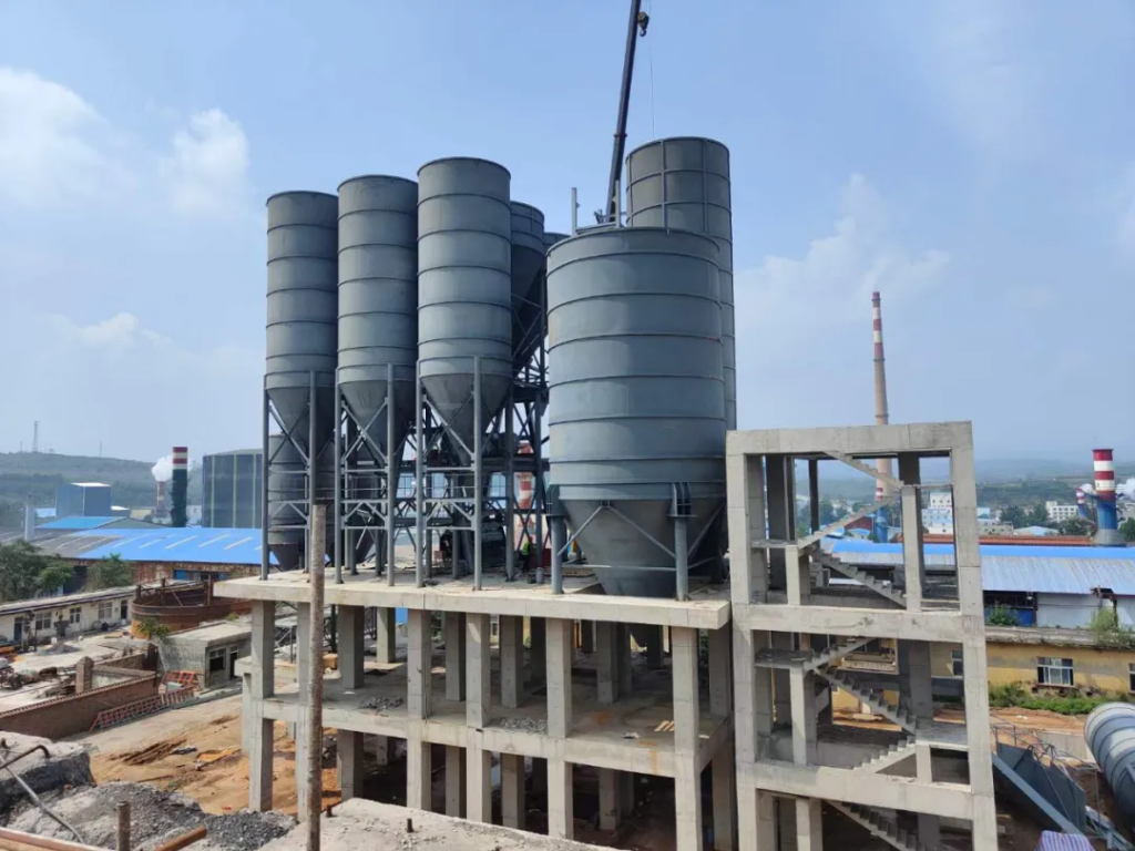 Causes of arching and blockage in cement silos
